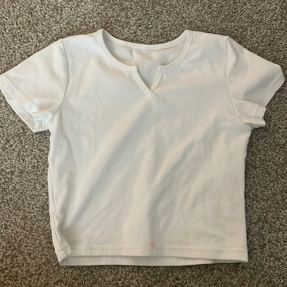 basic white top cropped